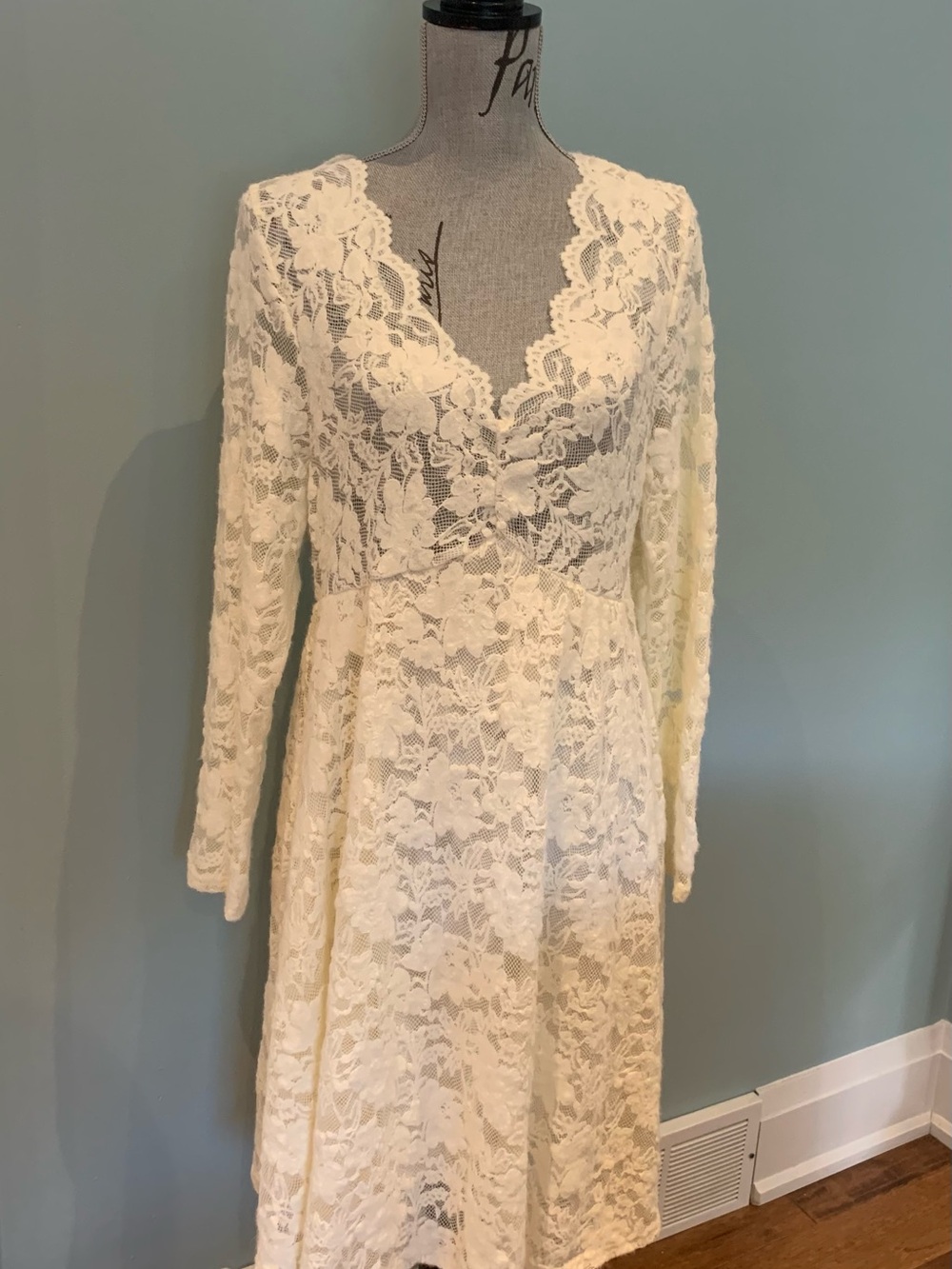 SHEIN Ivory Lace V-Neck Long Sleeve Dress